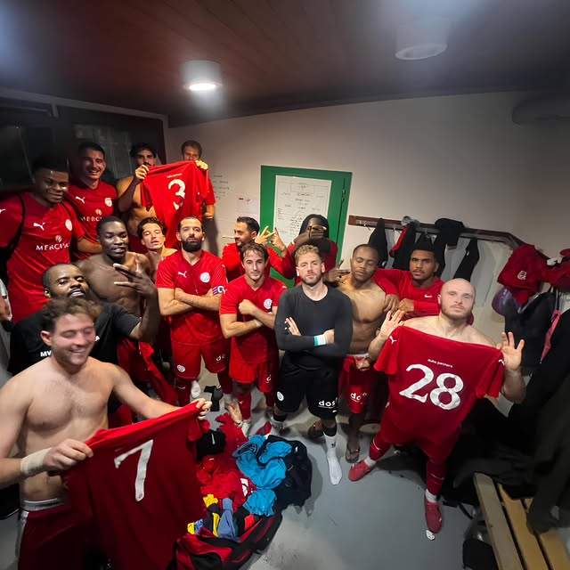 Les joueurs du FC Saint-Paul réunis dans le vestiaire, photo publiée le 1er octobre 2026