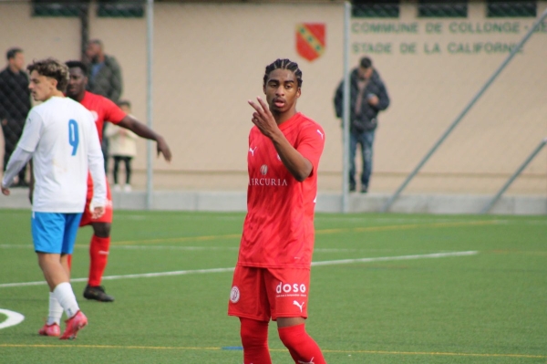 Joueur du FC Saint-Paul pendant un match